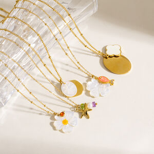Simple Stainless Steel Waterproof Women's Pendant Necklace with Shell Flower Designs h5 Picture2