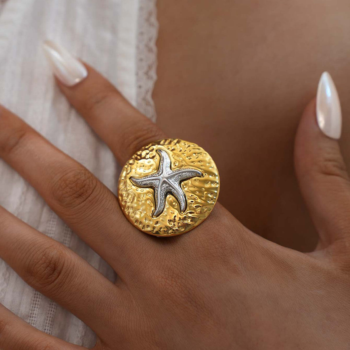 1 paio di semplici gioielli casual da donna in acciaio inossidabile color oro a forma di stella marina 2