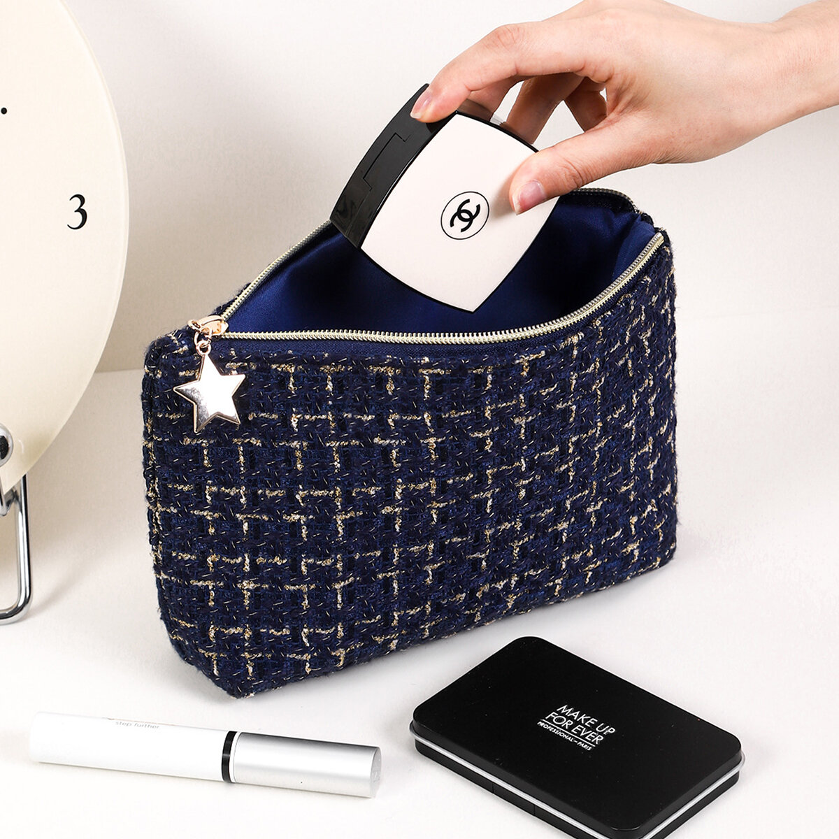 1 Piece Retro Plaid Women's Makeup Bag h5 Picture5
