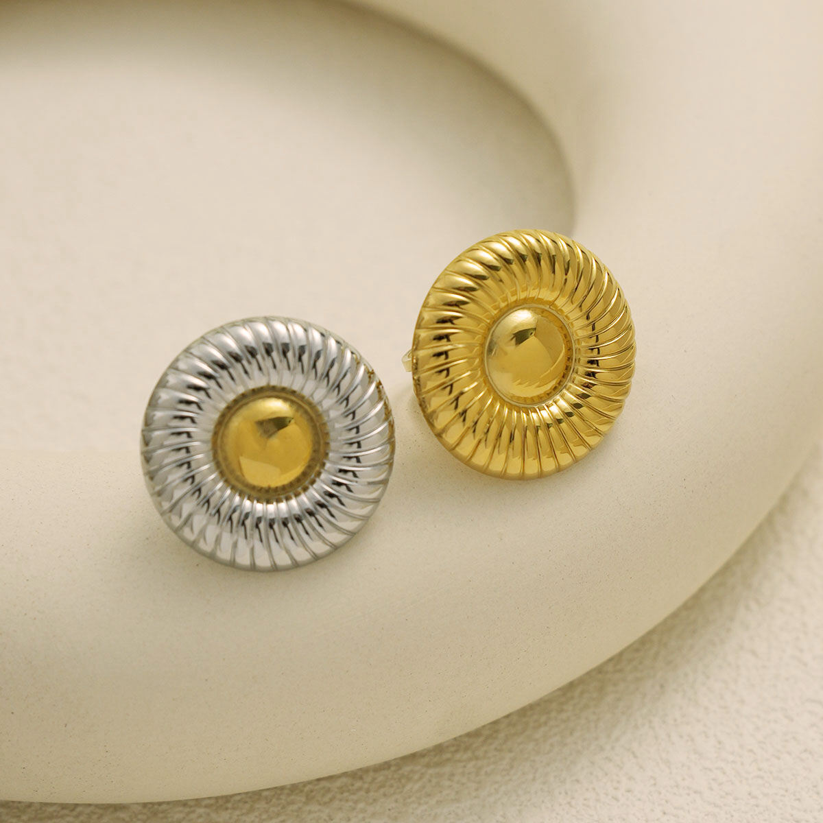 Anelli minimalisti color oro impermeabili in acciaio inossidabile con cerchio casual, serie semplice, 1 pezzo Immagine5