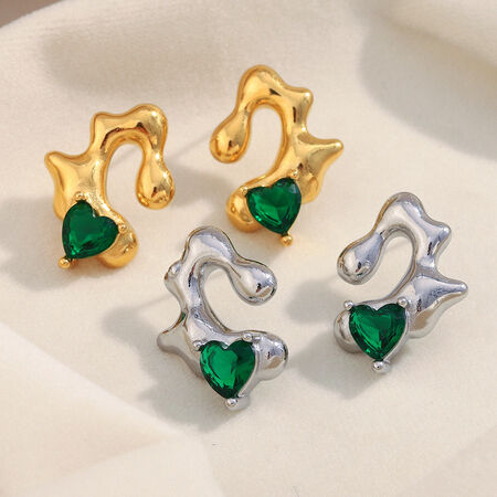 1 Pair Luxurious Series Heart Shape Stainless Steel Waterproof Gold Color Women's Stud Earrings