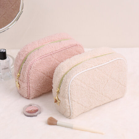 1 Piece Simple Solid Color Plush Makeup Bag 2