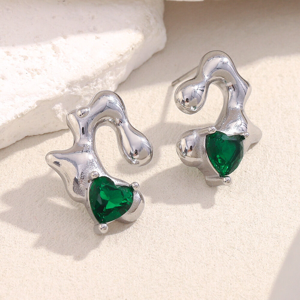 1 Pair Luxurious Series Heart Shape Stainless Steel Waterproof Gold Color Women's Stud Earrings Picture6