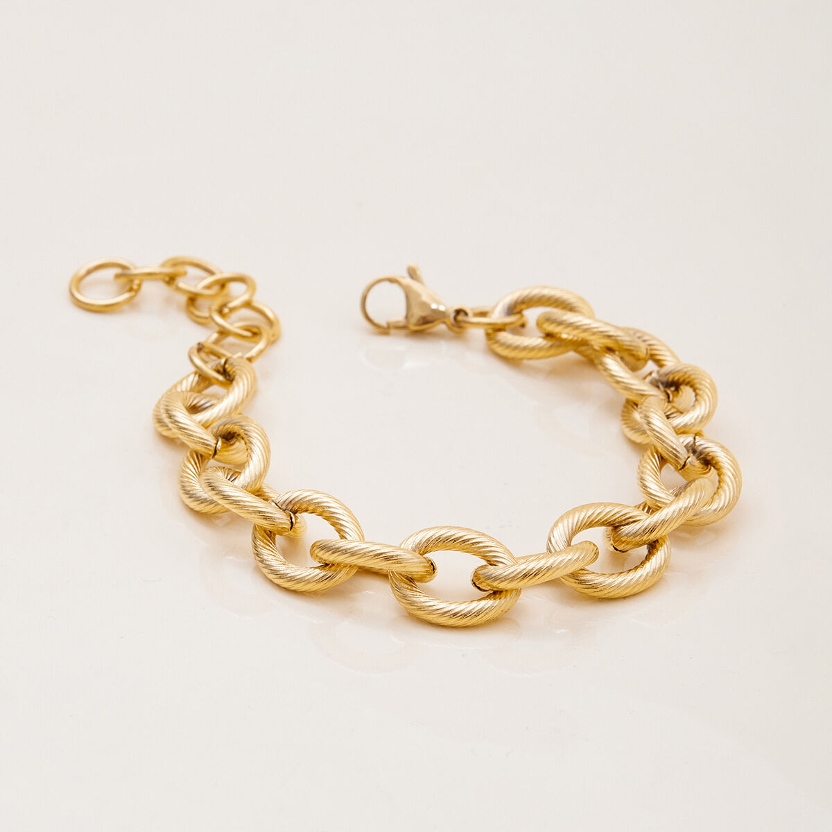Braccialetti a catena da donna color oro impermeabili in acciaio inossidabile con torsione classica da 1 pezzo h5 Immagine4