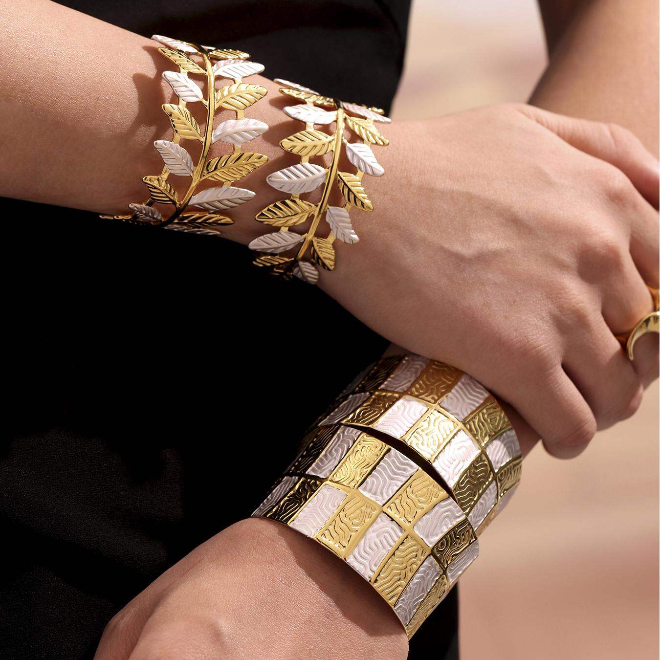 1 Piece Elegant Leaf Stainless Steel Waterproof Assorted Colors Women's Bangles