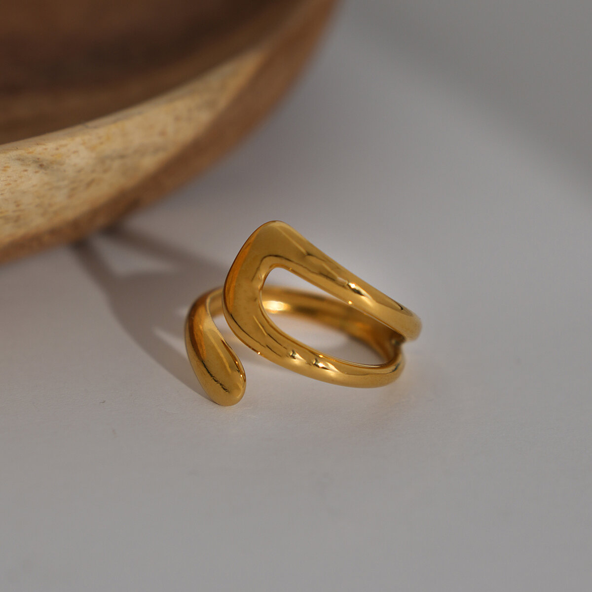 1 pezzo di anelli minimalisti casuali in acciaio inossidabile color oro dalla forma irregolare Immagine5