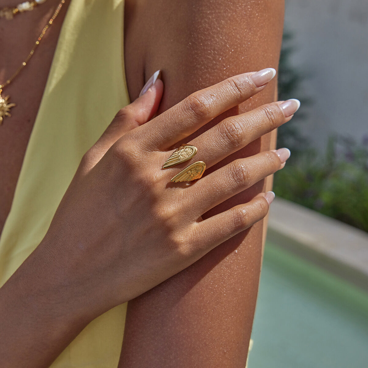 1 Piece Delicate Wings Stainless Steel Waterproof Gold Color Statement Rings h5 Picture3