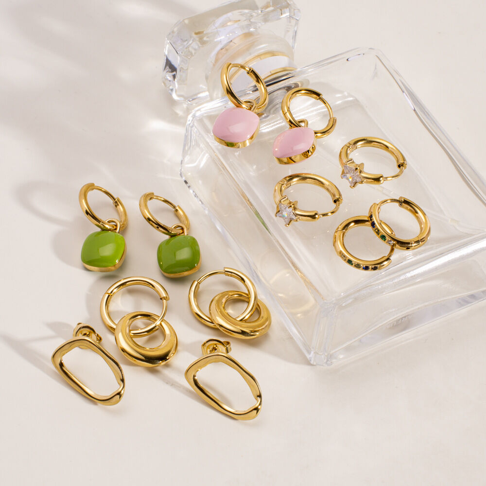 1 Pair Simple Series Elegant Solid Color Stainless Steel Waterproof Women's Hoop Earrings Picture2