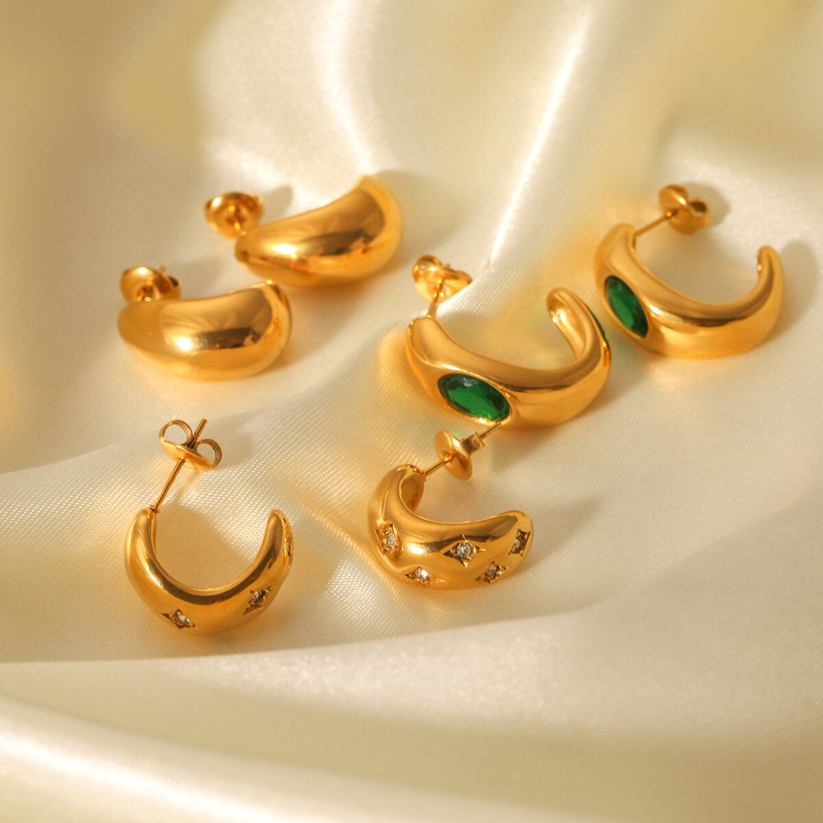 1 paio di orecchini a bottone da donna in acciaio inossidabile con zirconi color oro, impermeabili e di forma irregolare h5 Immagine6