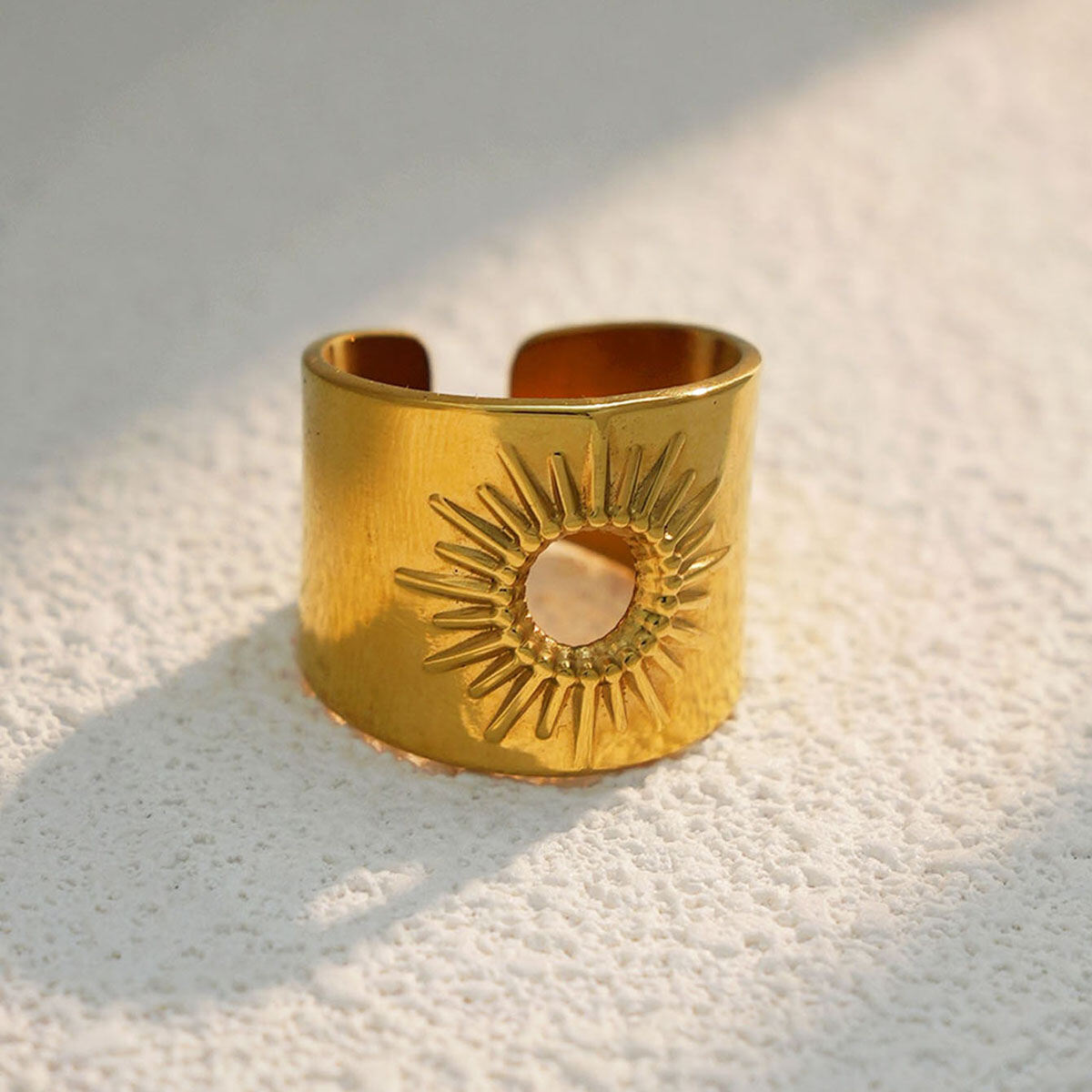 Anillo minimalista de acero inoxidable, resistente al agua, color dorado, de la serie Simple Sun, de 1 pieza Imagen6