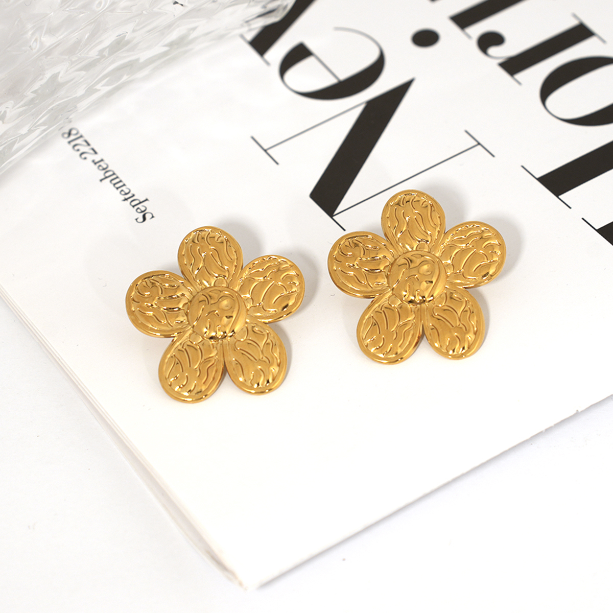 1 Pair Simple  Daily Flower Stainless Steel Waterproof  Gold Color  Women's Stud Earrings Picture7
