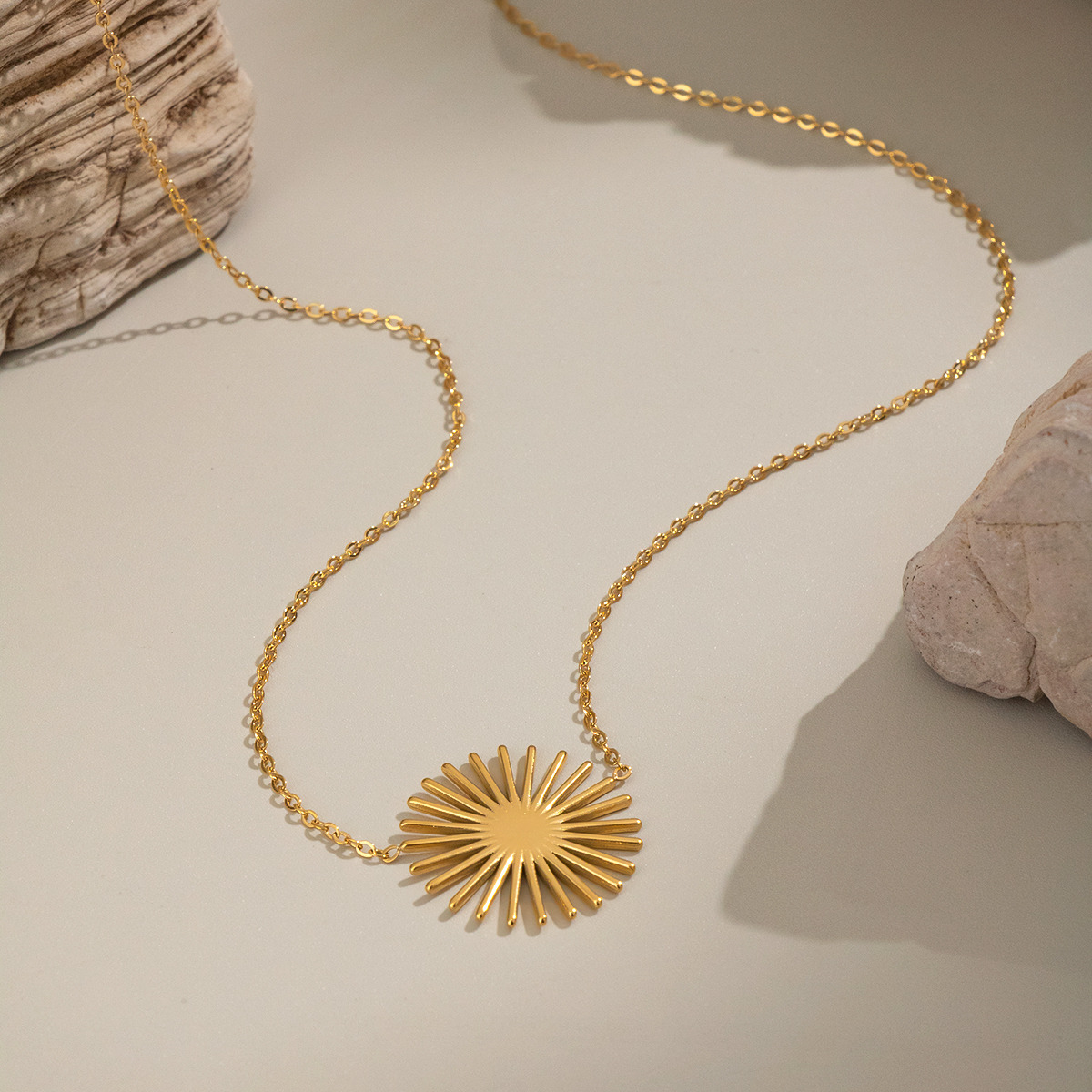 1 Piece Simple Casual Sun Stainless Steel Waterproof  Gold Color  Women's Pendant Necklaces 2
