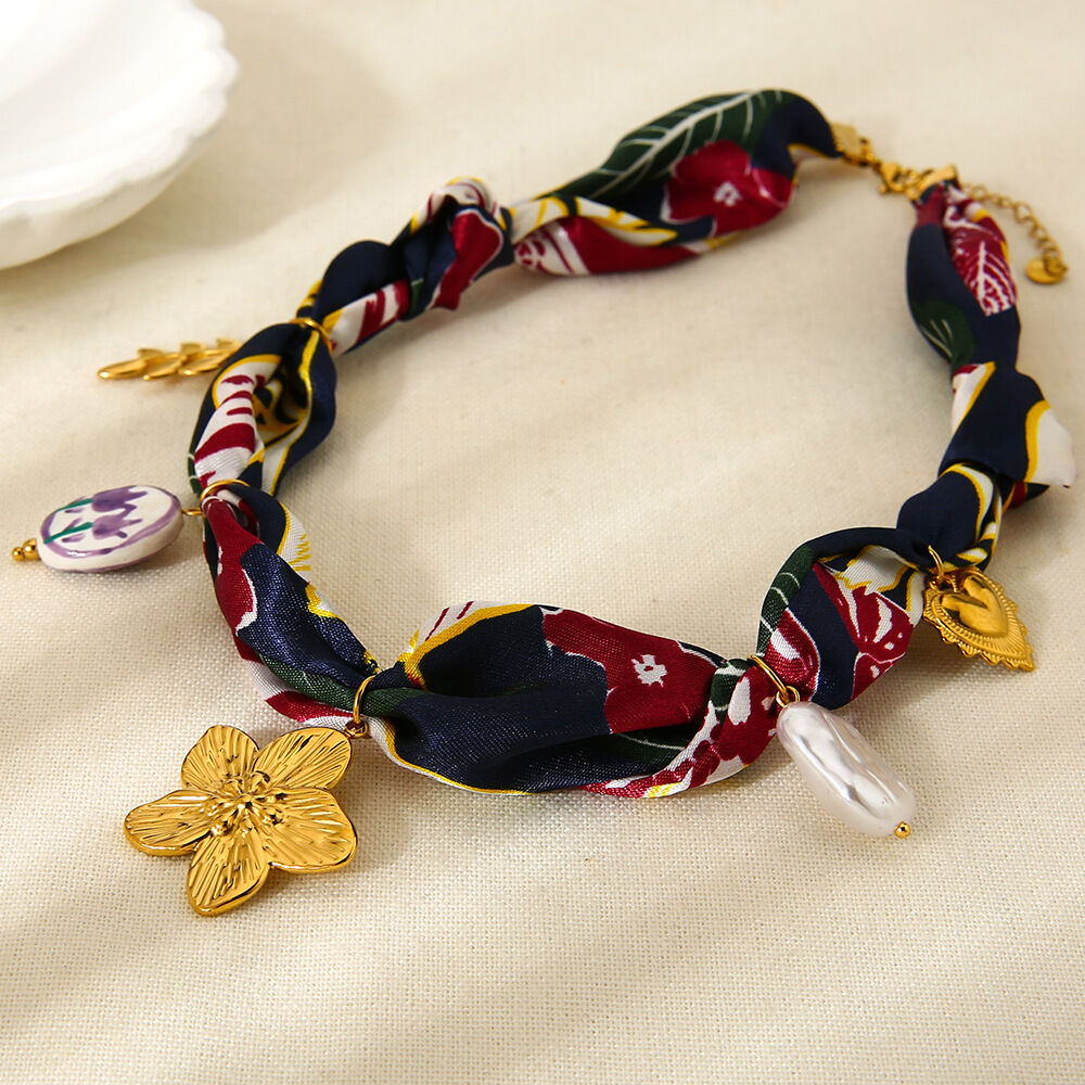 Collier avec pendentif en tissu doré et fleur, 1 pièce h5 Image3