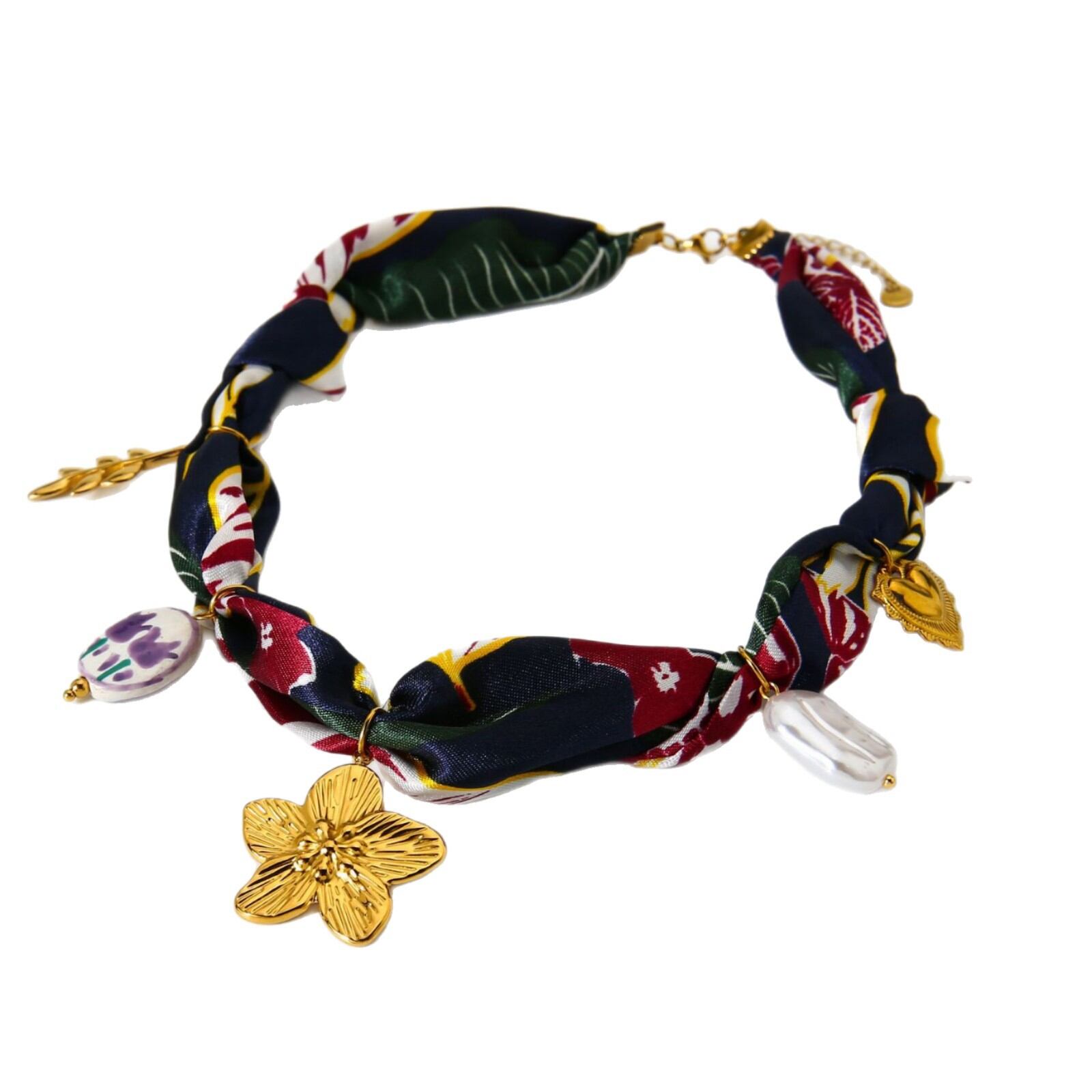 Collier avec pendentif en tissu doré et fleur, 1 pièce Image5