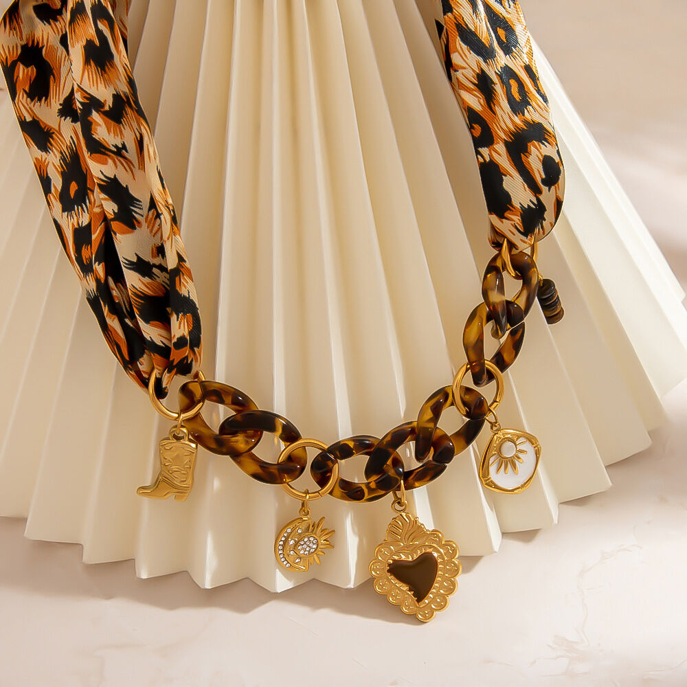 1 Piece Leopard Fabric Pendant Necklace 2