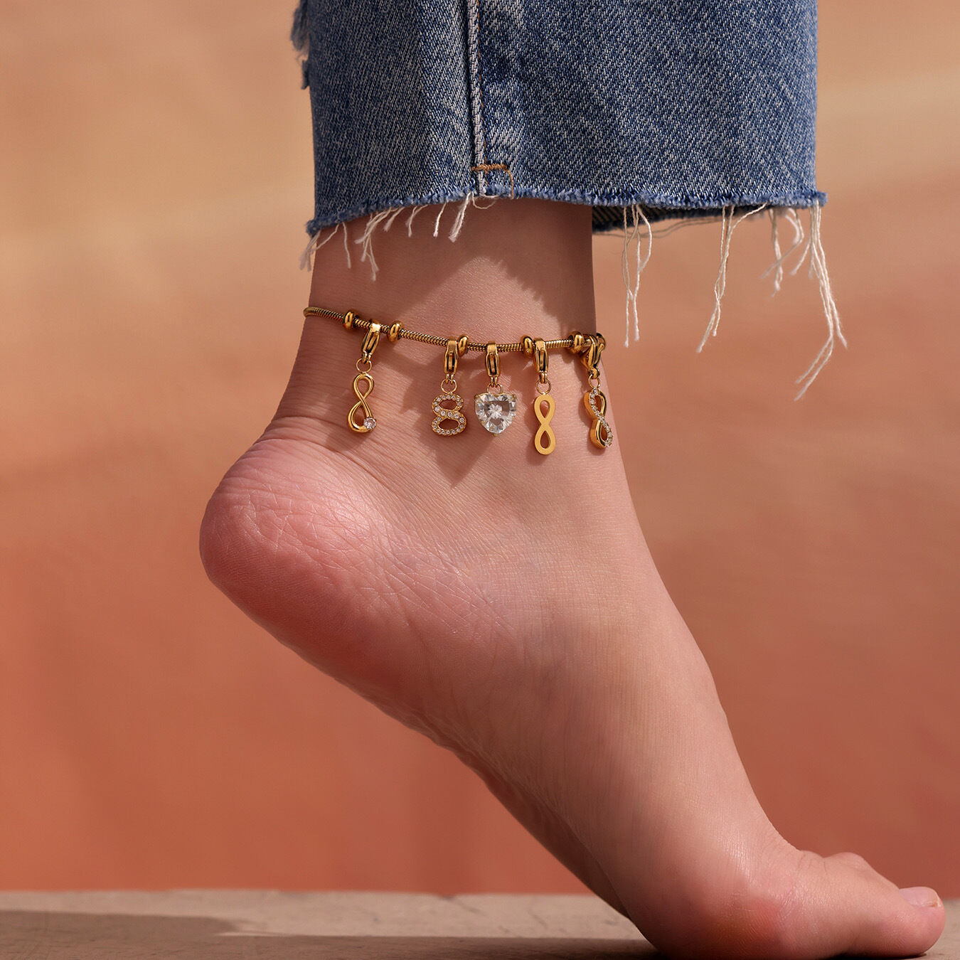 Braccialetti con ciondolo da donna color oro impermeabile in acciaio inossidabile a forma di cuore delicato, 1 pezzo Immagine3
