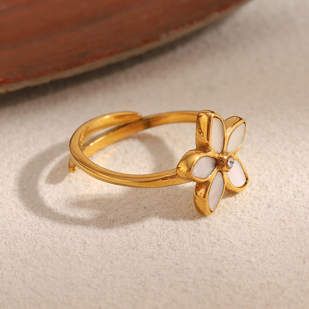 Bague tendance en acier inoxydable doré, couleur coquillage, avec motif floral chic (1 pièce). Image5