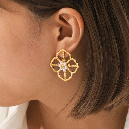 1 Pair Flower Stainless Steel Waterproof Gold Color Pearl Women's Stud Earrings 2