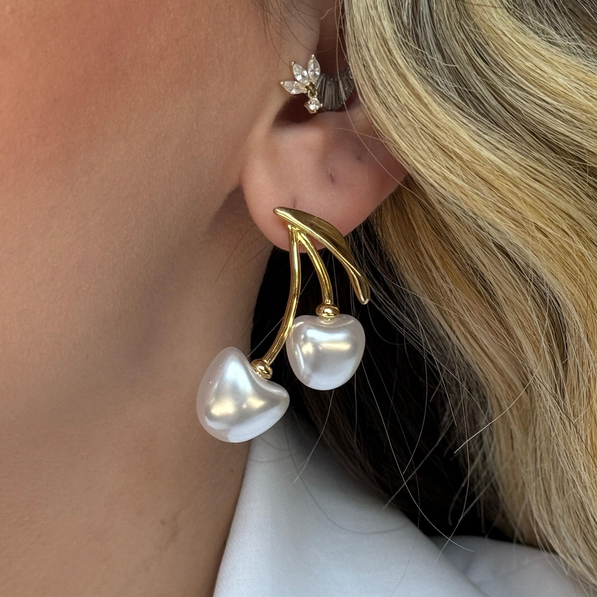 1 Pair Glamorous Cherry Stainless Steel Waterproof Gold Color Women's Stud Earrings 2