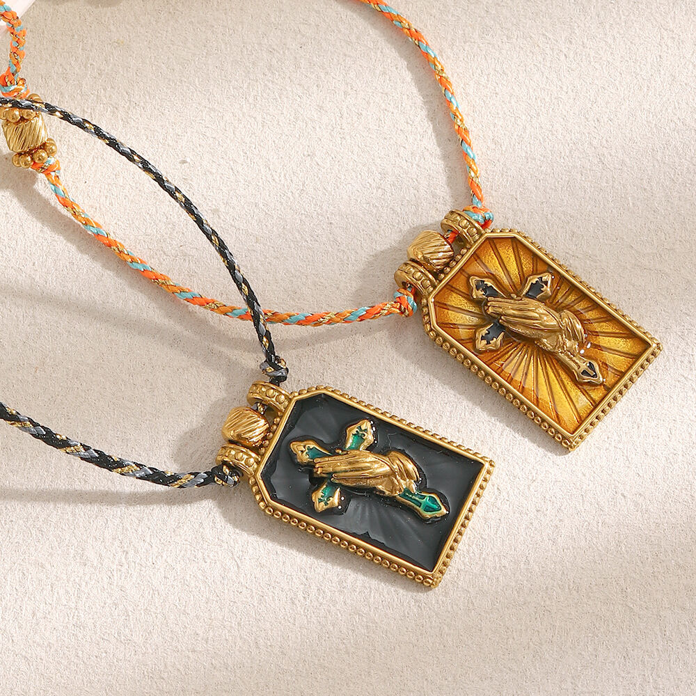 1 Stück elegante Tarot-Anhänger-Halskette aus wasserdichtem Edelstahl in Goldfarbe für Damen Bild4