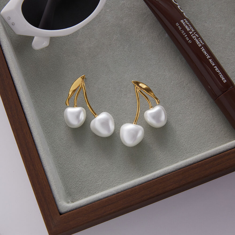 1 Pair Glamorous Cherry Stainless Steel Waterproof Gold Color Women's Stud Earrings Picture4