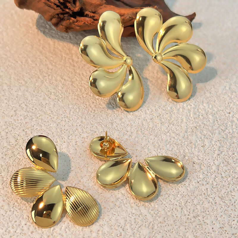 1 Pair Flower Stainless Steel Waterproof Gold Color Stud Earrings 2