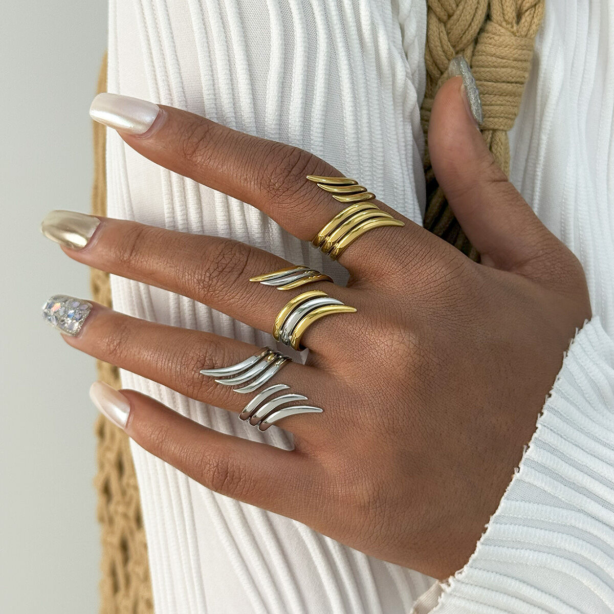 1 Stück schlichter Flügelring aus Edelstahl, wasserdicht, goldfarben, Statement-Ring für Damen h5 Bild4