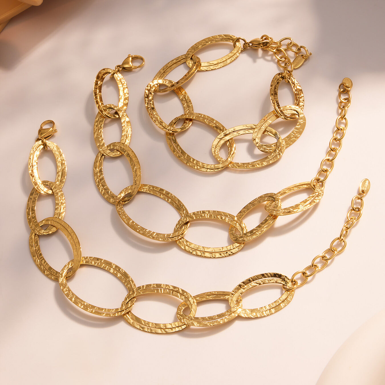 1 Piece Oval Hammer Pattern Stainless Steel Waterproof Gold Color Women's Chunky Bracelets Picture4