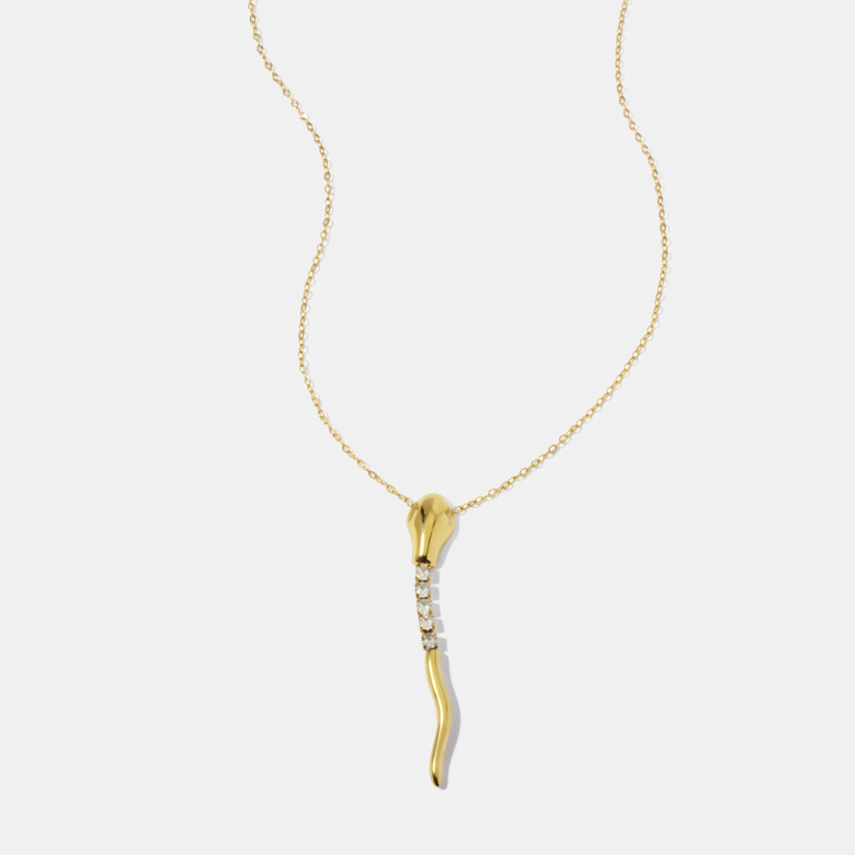 Collar con colgante de circonita color dorado resistente al agua de acero inoxidable con forma de serpiente