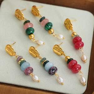 1 paio di orecchini pendenti da donna in acciaio inossidabile, impermeabili, color oro, con perline di pietra naturale personalizzabili h5 Immagine2
