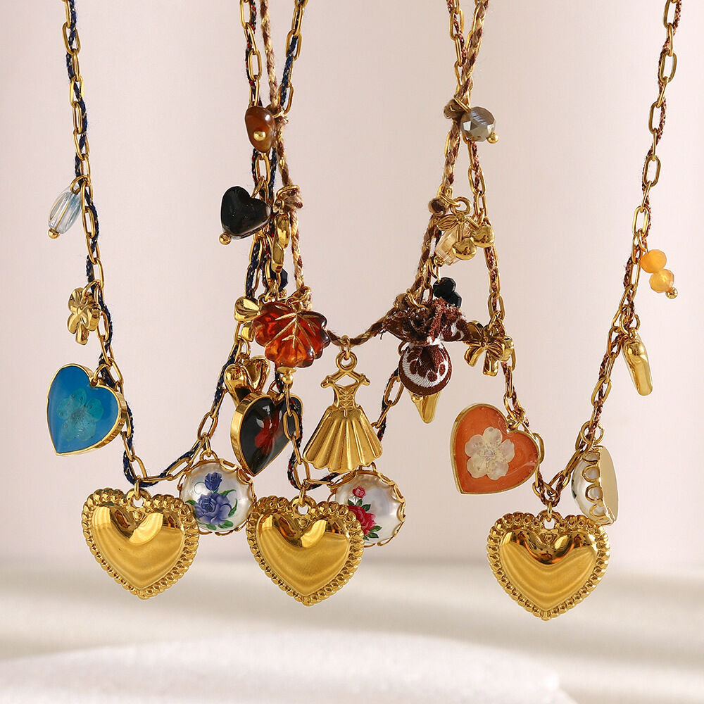 1 Piece Luxurious Retro Heart Bow Knot Stainless Steel Waterproof   Women's Pendant Necklaces