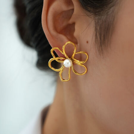 1 Pair Retro Flower Stainless Steel Waterproof Gold Color Women's Stud Earrings