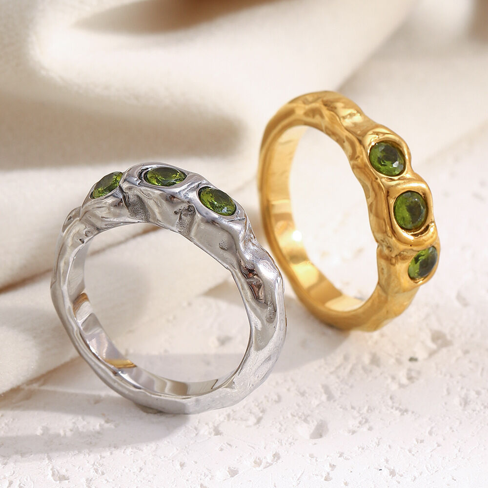 1 eleganter, wasserdichter Damenring aus Edelstahl in Goldfarbe mit Zirkonia