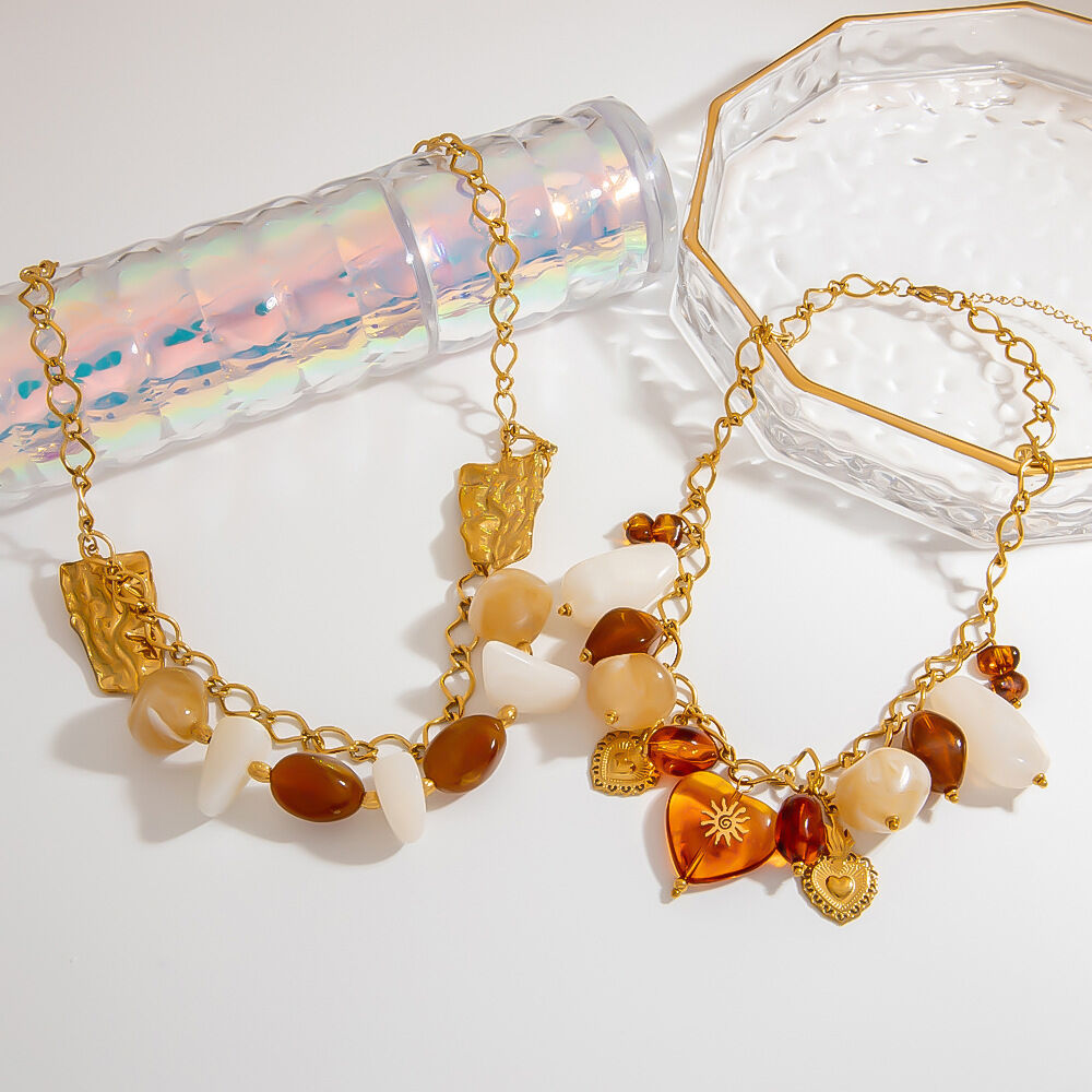 1 Piece Retro Heart Resin Beads  Pendant Necklace
