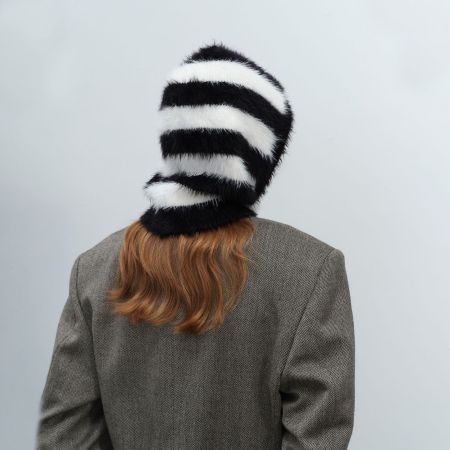 Cappelli da donna in fibra sintetica a righe classiche, 1 pezzo