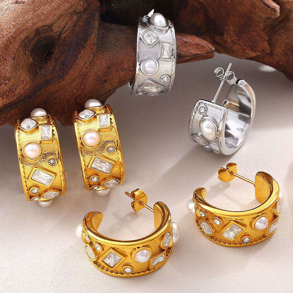 1 par de pendientes de aro de acero inoxidable con perlas artificiales de color dorado, resistentes al agua