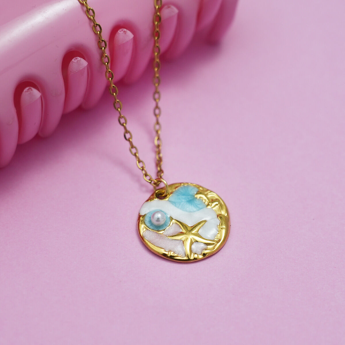 Collana con ciondolo da donna color oro impermeabile in acciaio inossidabile con cerchio oceanico, 1 pezzo Immagine3
