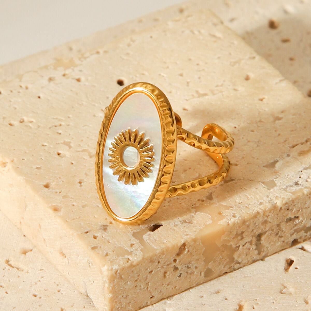 1 Piece Sun Shape Stainless Steel Waterproof Gold Color Shell Statement Ring h5 Picture4