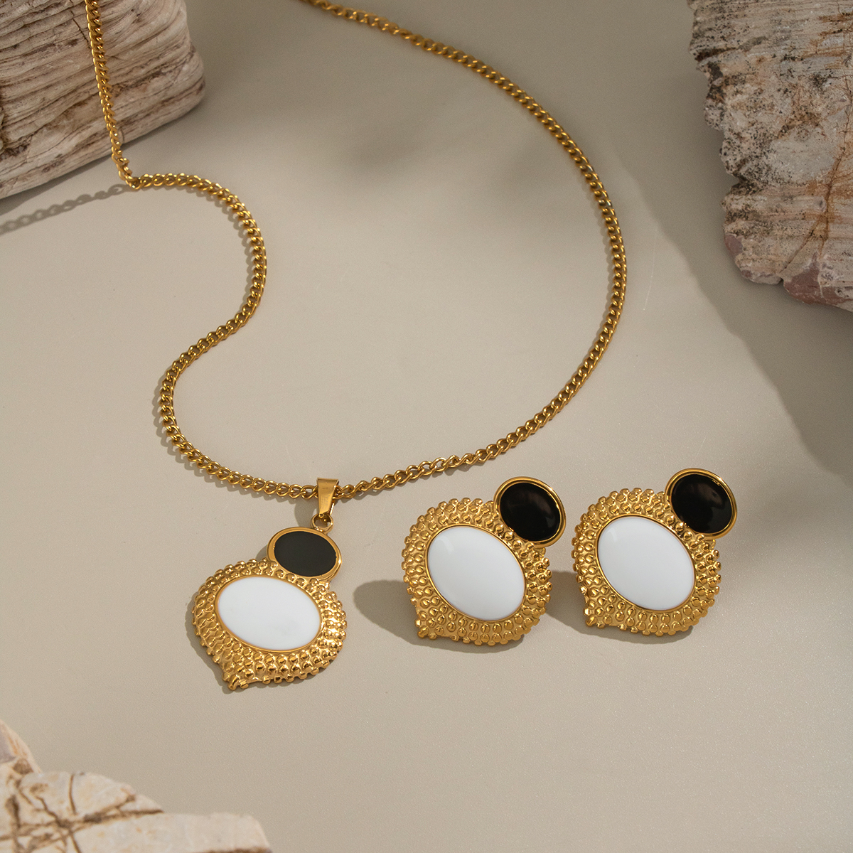 Elegant Patchwork Stainless Steel Waterproof Gold Color Necklace Set 2