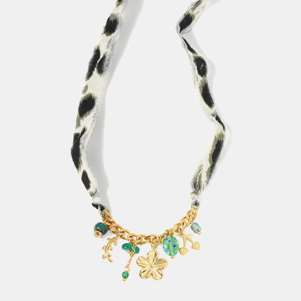 Collar con colgante de flor de cerezo en acero inoxidable, resistente al agua, color dorado h5Imagen3