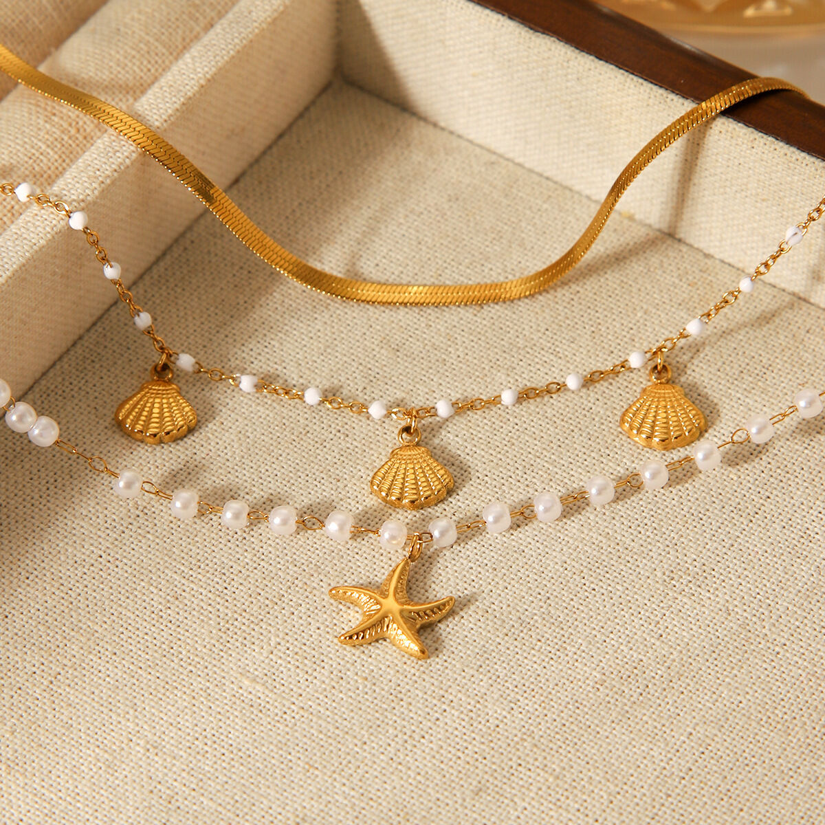 1 set di semplici braccialetti con perline da donna in acciaio inossidabile color oro, impermeabili e adatti a tutti i giorni Immagine5