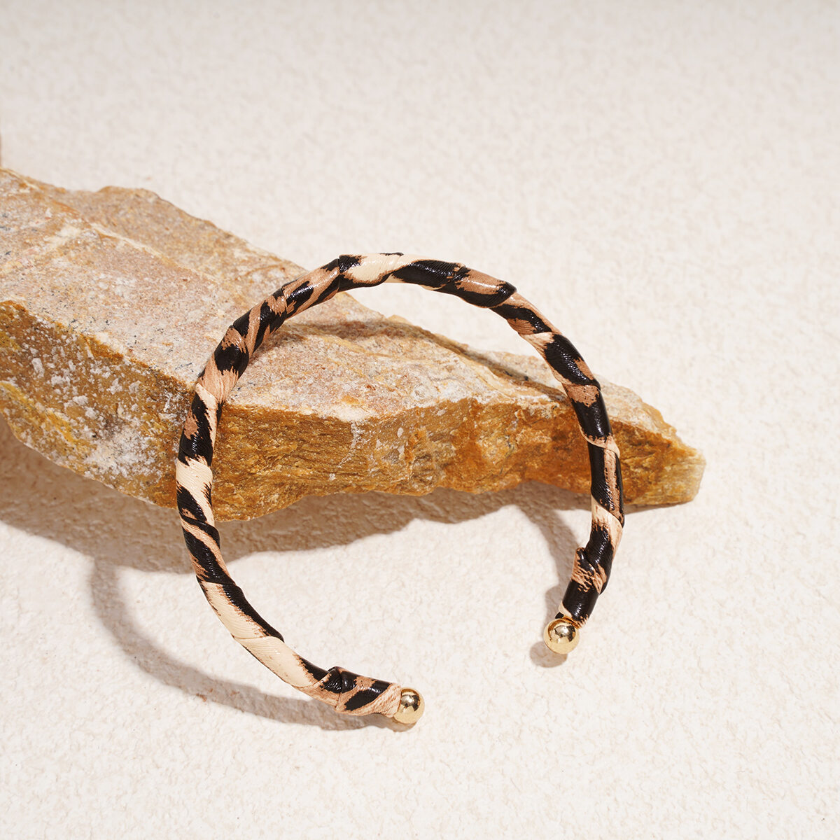 1 Piece Retro Leopard leather Alloy Cuff Bracelet 2