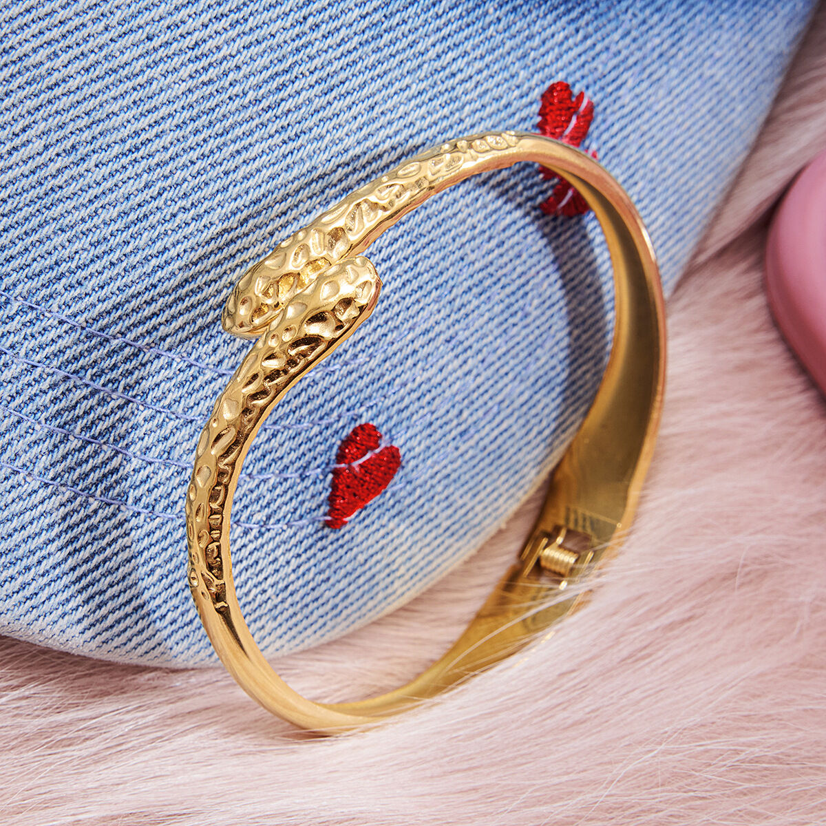 Braccialetti da donna color oro impermeabili in acciaio inossidabile con motivo a martello classico, 1 pezzo 2