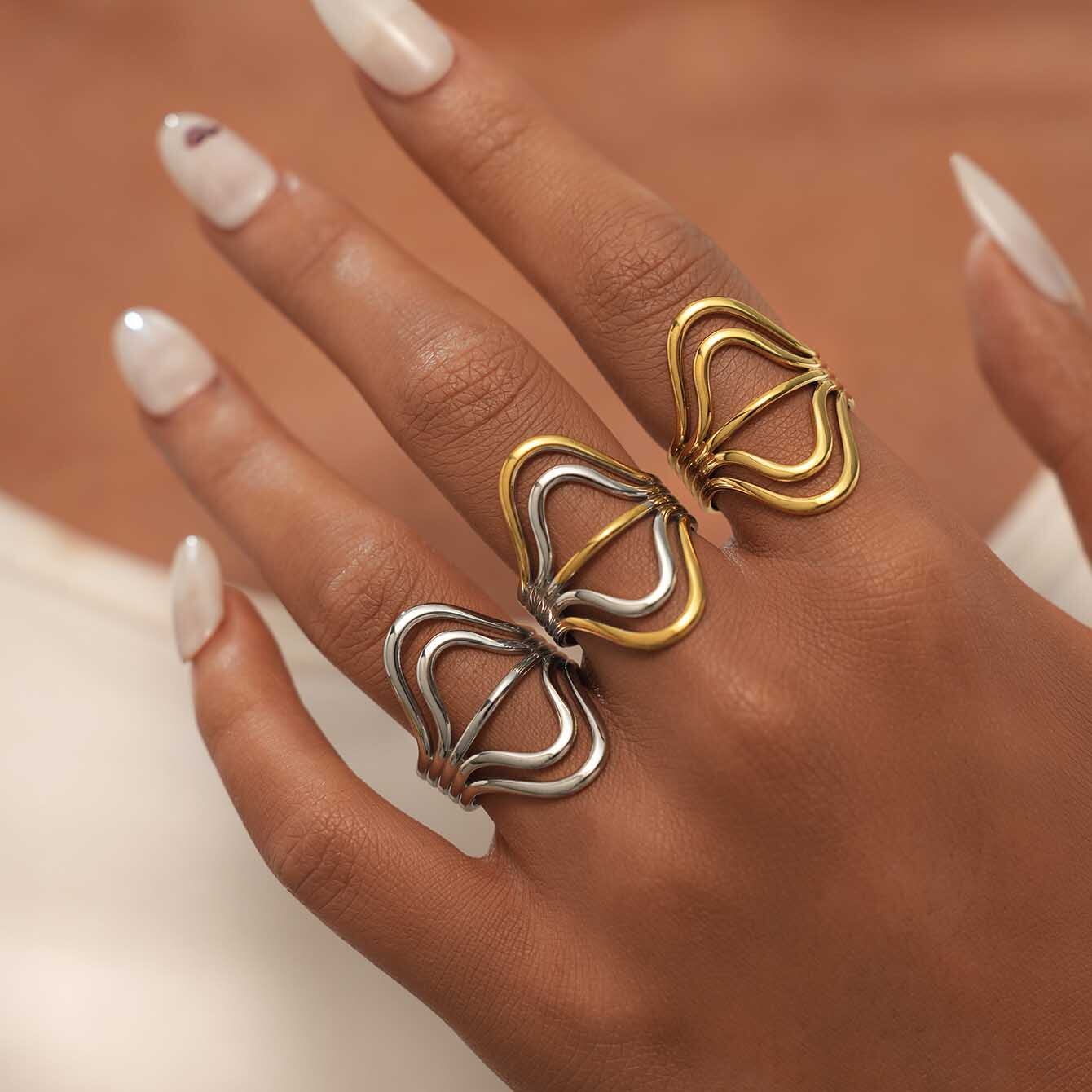 1 pezzo di anelli da donna in acciaio inossidabile, forma irregolare, impermeabili, color oro