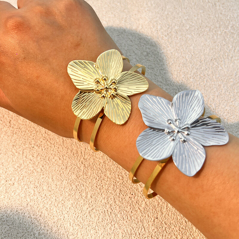 1 Piece Classic Flower Stainless Steel Waterproof Mixed Color Cuff Bracelet