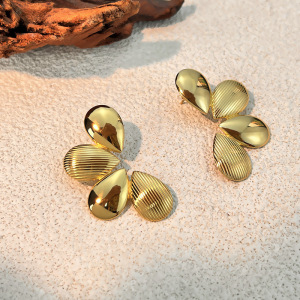 1 Pair Flower Stainless Steel Waterproof Gold Color Stud Earrings h5 Picture2