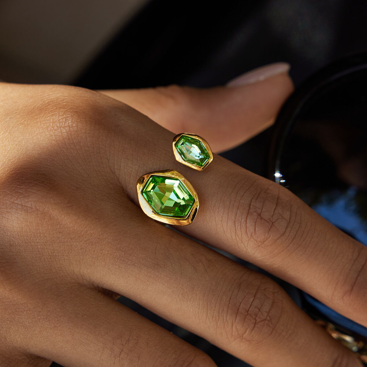 1 Stück sechseckiger, grüner Zirkonia-Ring aus Edelstahl, wasserdicht, goldfarben, Damen-Edelsteinring Bild3