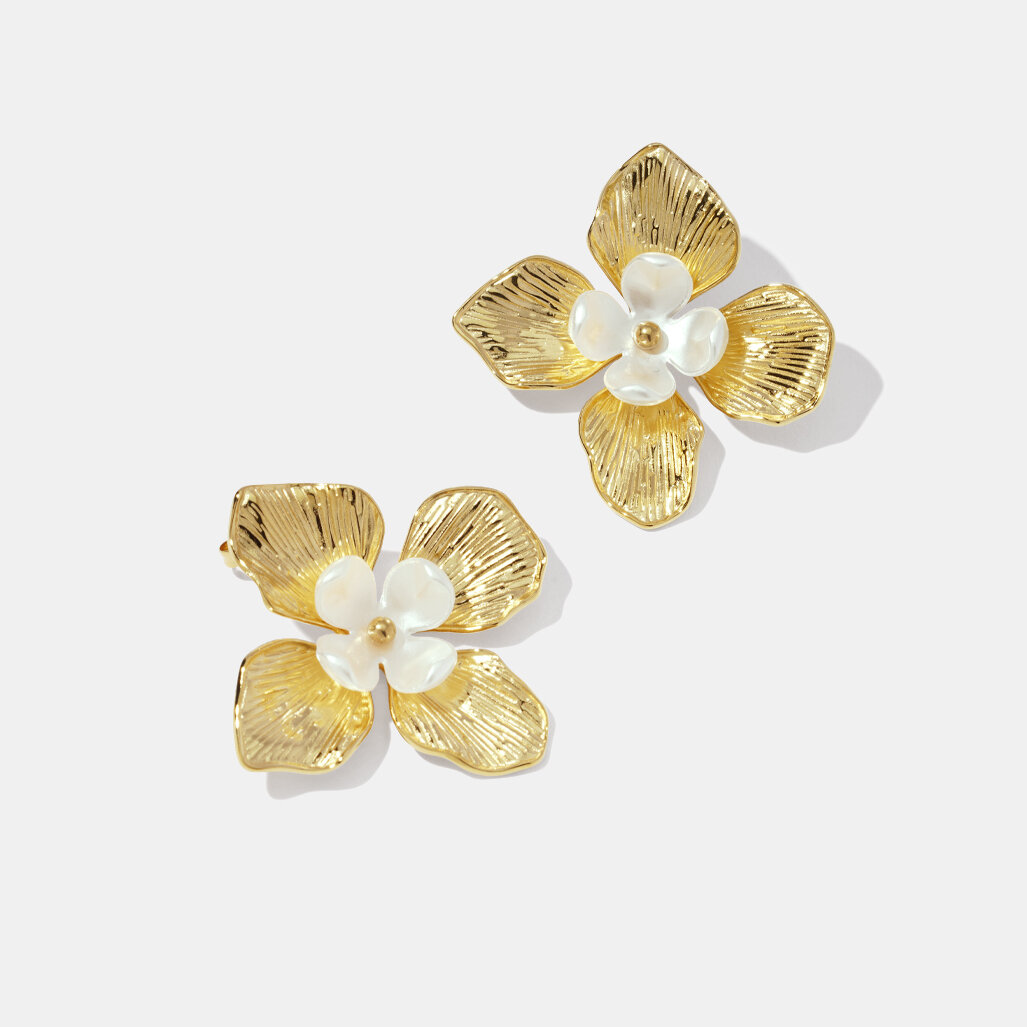 Elegant Flower Stainless Steel Waterproof Gold Color Stud Earrings 2