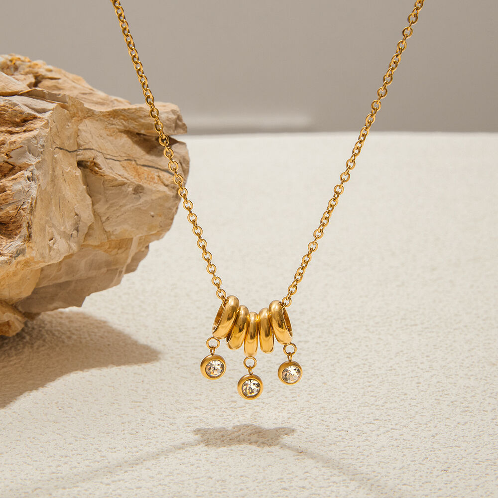 1 Stück luxuriöse, runde, wasserdichte Damen-Anhänger-Halskette aus Edelstahl in Goldfarbe h5Bild4