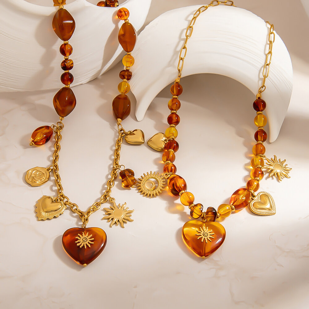 1 Piece With  Amber  Colored Resin Beaded Heart Pendant Women's Beaded Necklaces